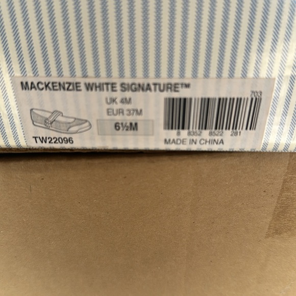 Tommy Hilfiger when size 6.5 - Picture 4 of 4